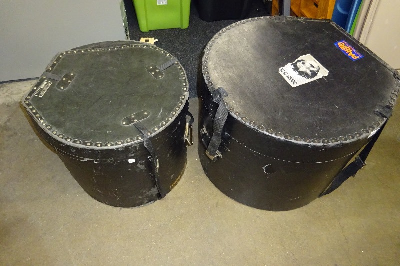 lot 66 image: Kick Drum and floor Tom Case need new foam