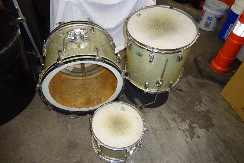 lot 76 image: Vintage Ludwig Silver Sparkle