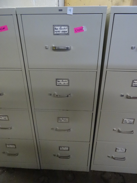 18 Metal 4 Drawer File Cabinet