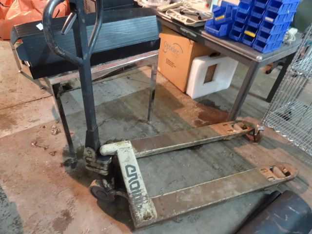 Crown Pallet Jack Works