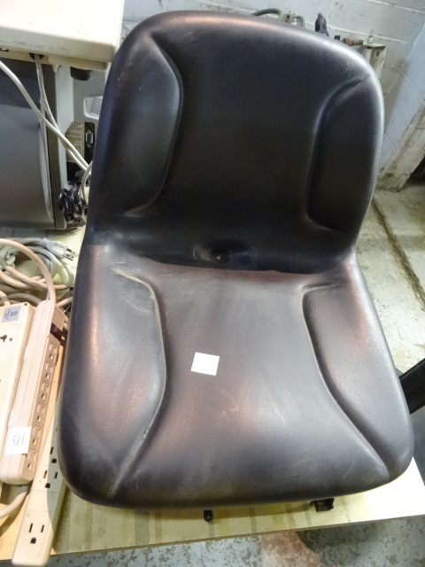 Universal Seat 4 Bolts