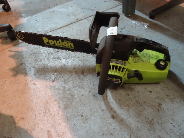 Poulan 2000 Chain Saw 16 Bar Runs