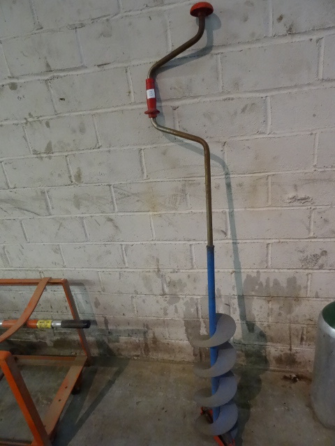 8 Hand Ice Auger