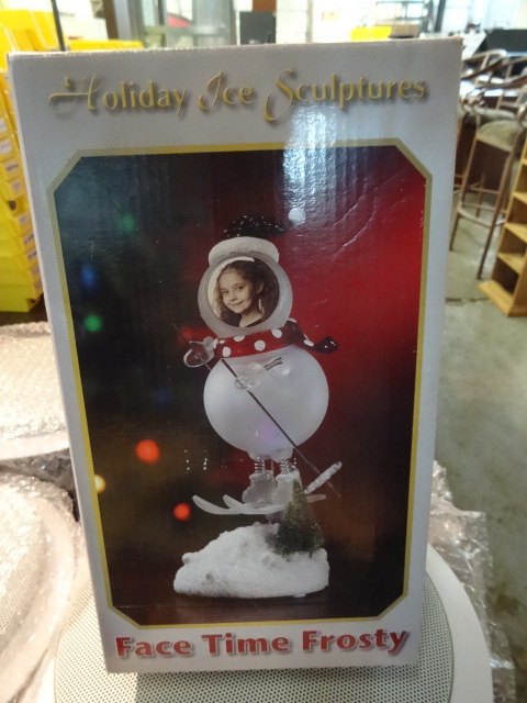 Facetime Frosty Holiday Ice Sculpture