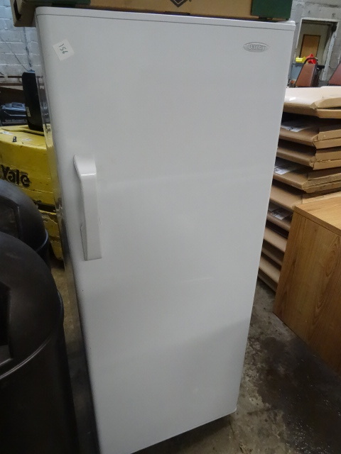 Danby Refrigerator 23 X 21 X 58