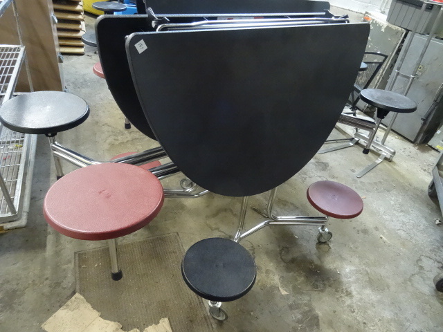 Round Fold Up Cafeteria Table