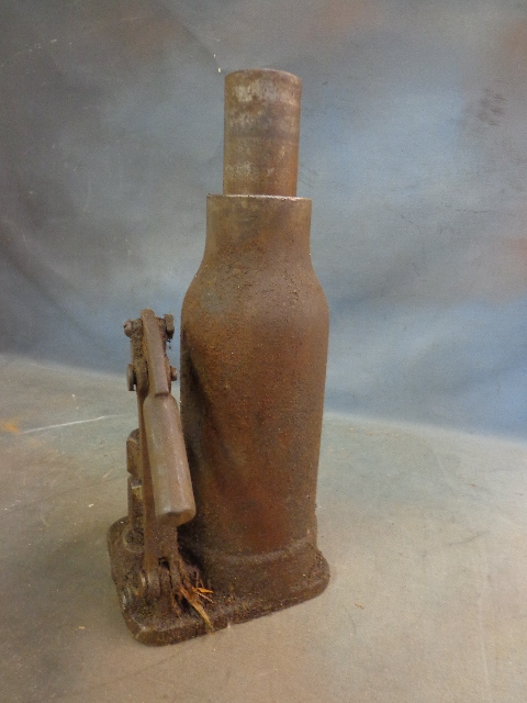 lot 27 image: Hydraulic Bottle Jack