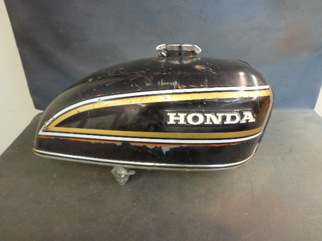 lot 41 image: Honda Gas Tank