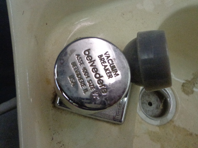 lot 24 image: White Cast Iron Salon Sink