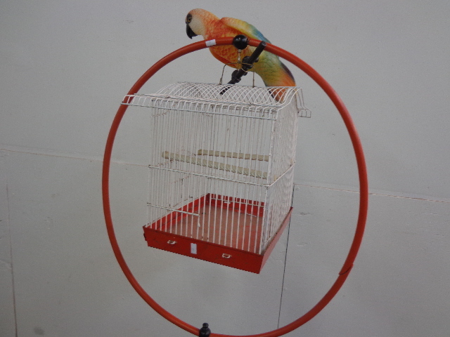 lot 70 image: Bird Cage & Stand