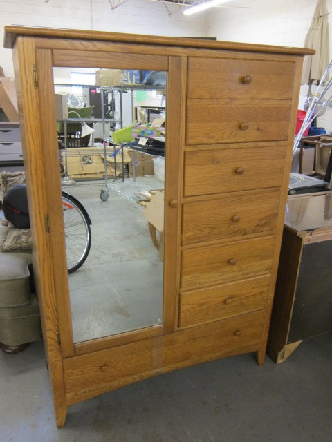 Oak look cabinet