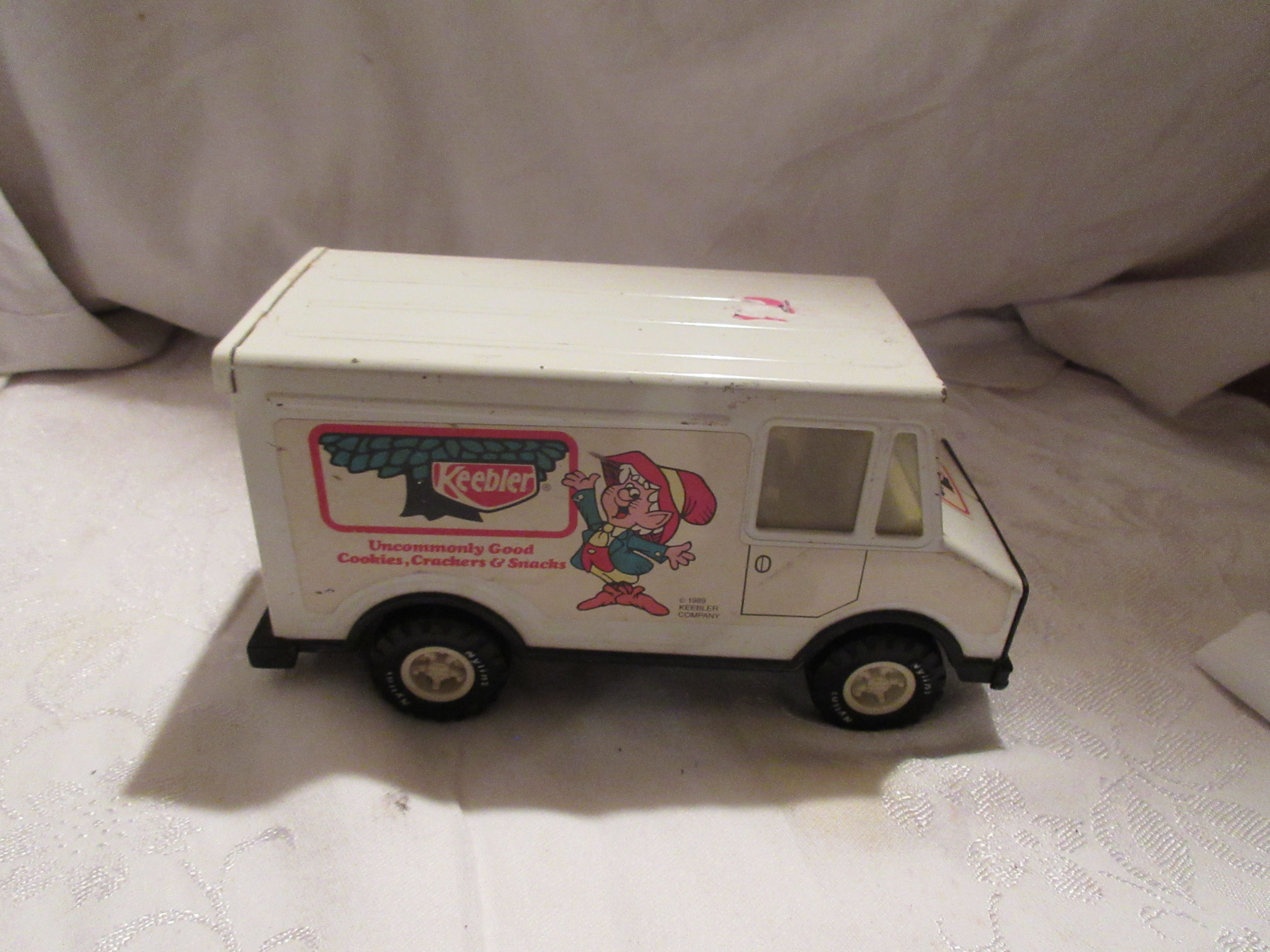 metal keebler truck