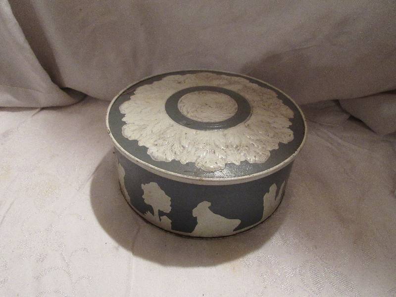 vintage tin