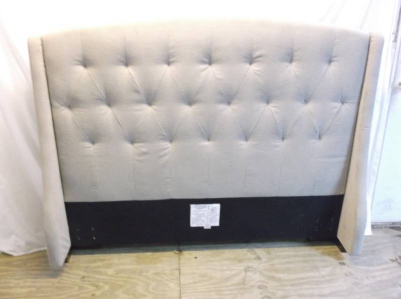 lot 1 image: Headboard