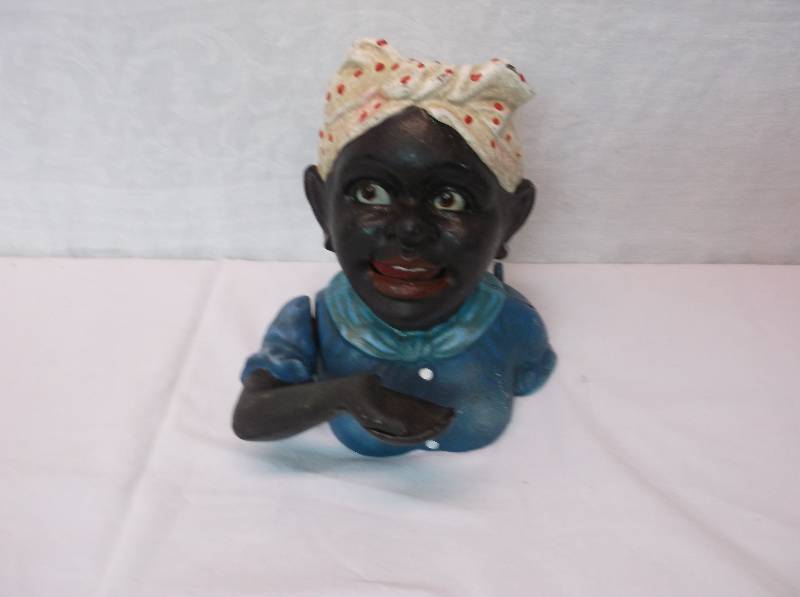 lot 8 image: Cast Iron