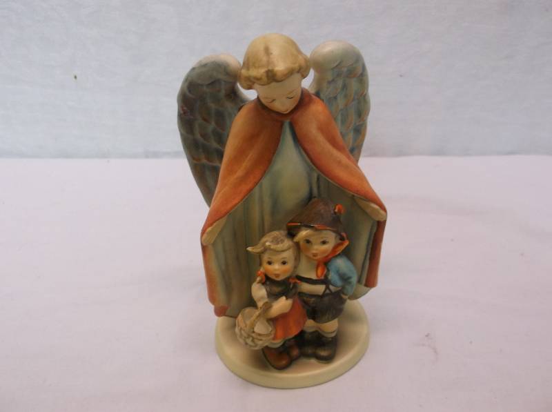 lot 26 image: Hummel