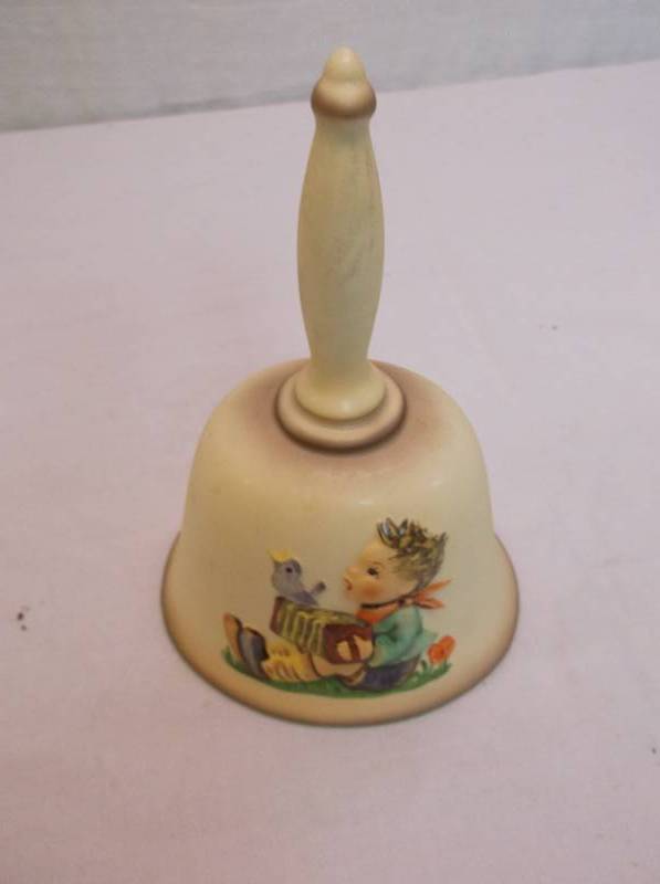 lot 39 image: Hummel