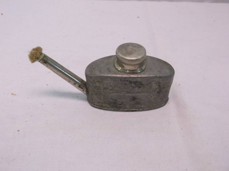 lot 100 image: AntiqueVintage