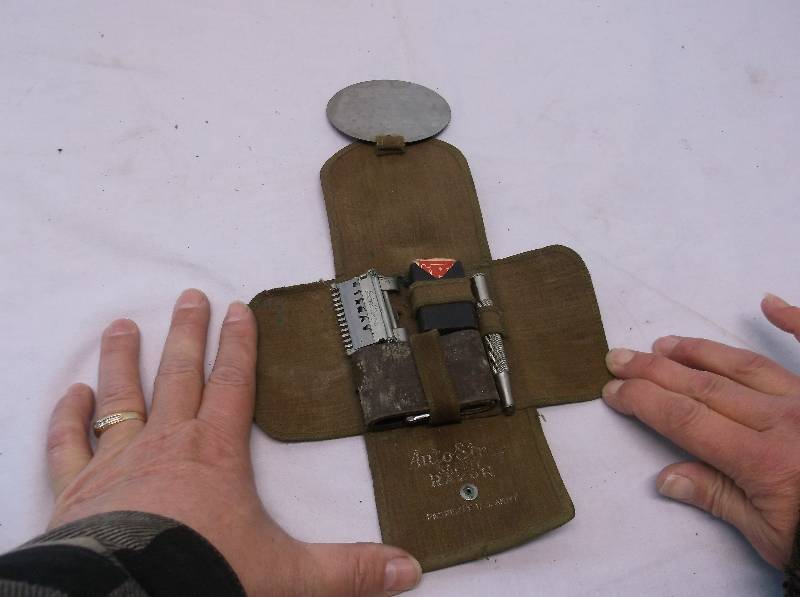 lot 105 image: AntiqueVintage