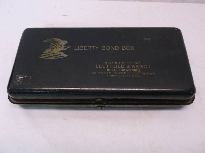 lot 112 image: AntiqueVintage