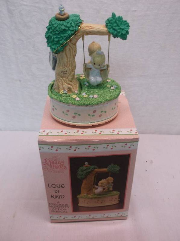 lot 169 image: Collectible