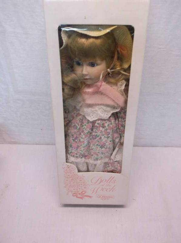 lot 175 image: Collectible