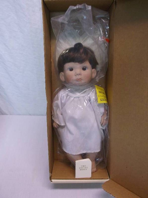 lot 178 image: Collectible