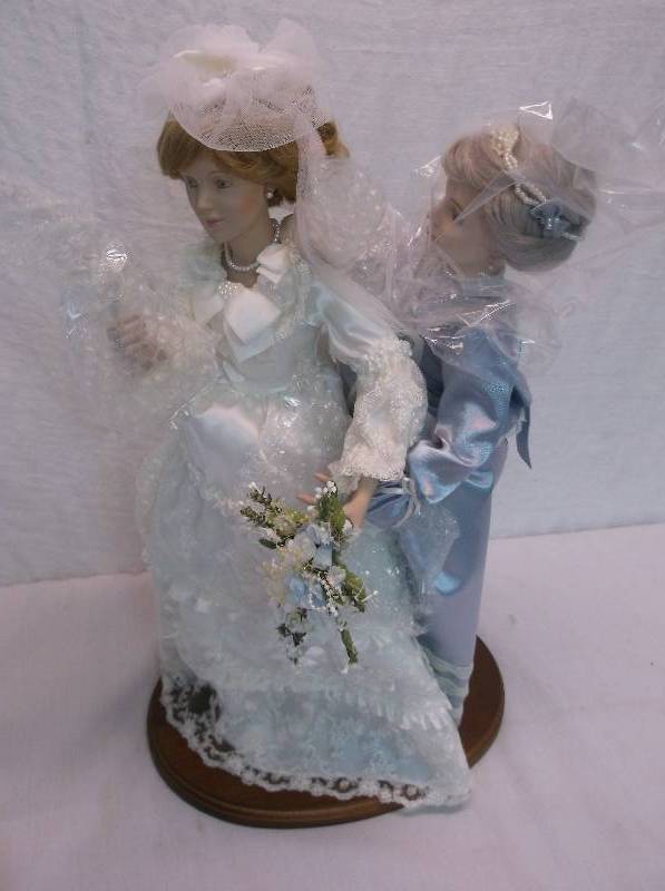 lot 187 image: Collectible