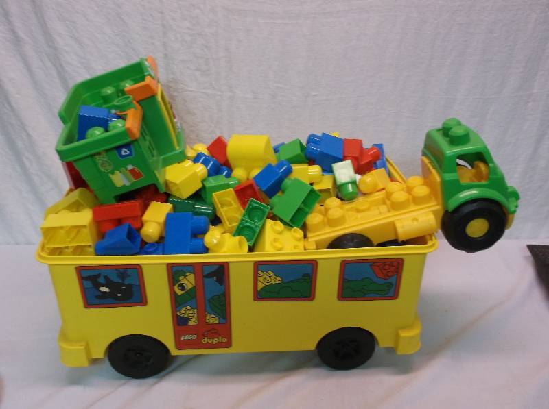 lot 214 image: Mega Blocks