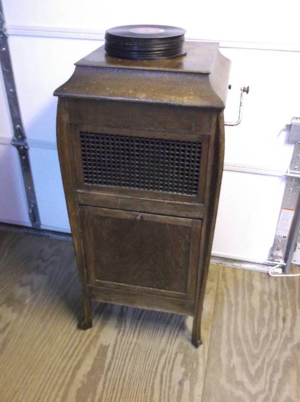 lot 231 image: AntiqueVintage