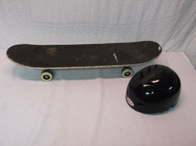 lot 264 image: Skateboard