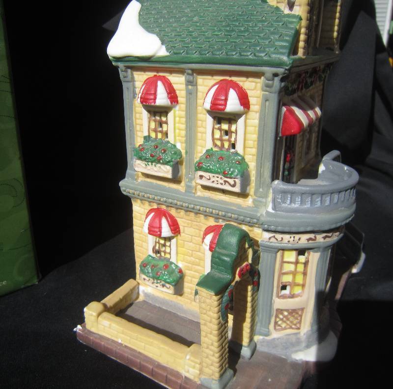 Santas Workbench London Links Townehouse Christmas House with Box - Collectible Victorian Series