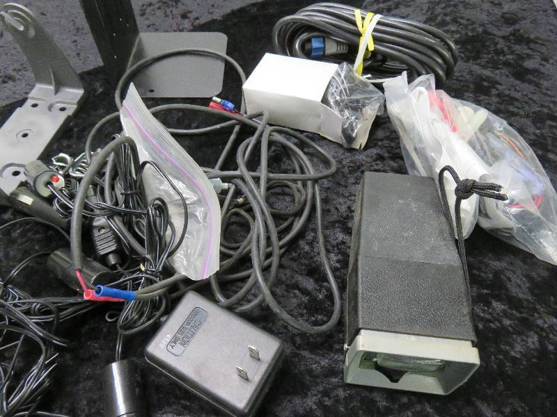 lot 4 image: Fishing Electronics