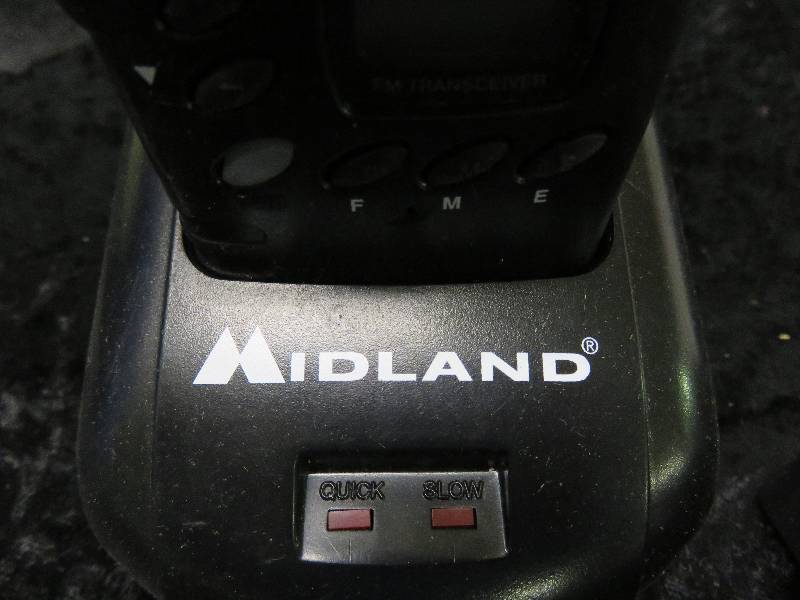 lot 8 image: Midland G30 Consumer Radio