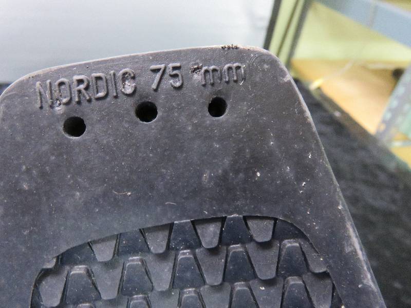 lot 70 image: Artix Cross Country Shoes