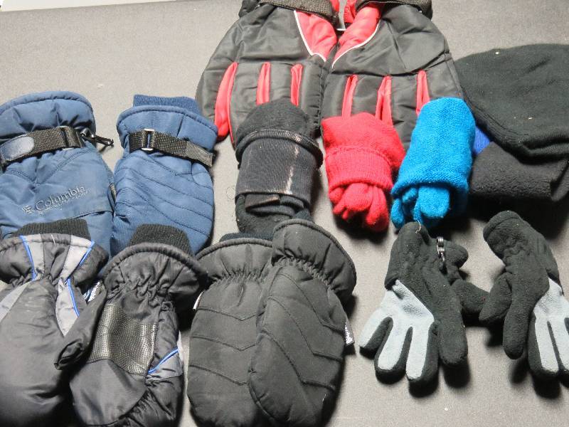 lot 86 image: Box of Youth Gloves and Stocking Caps