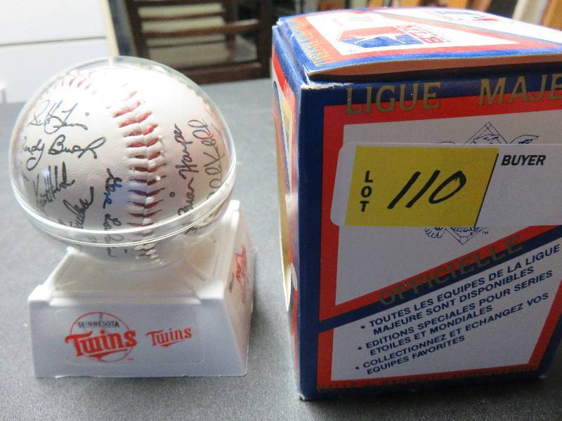 lot 110 image: 1991 Official Major League Autographed Baseball
