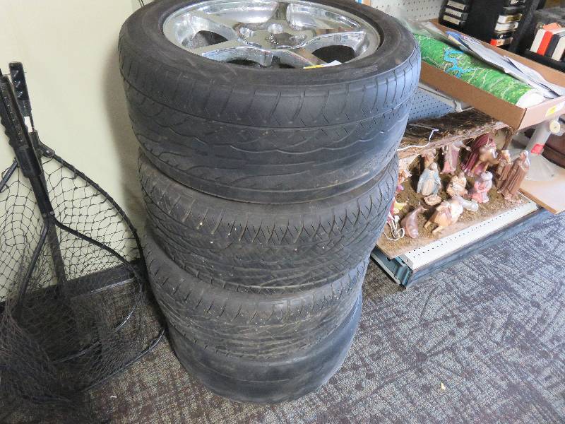 lot 130 image: Four Chevrolet Corvette Rims