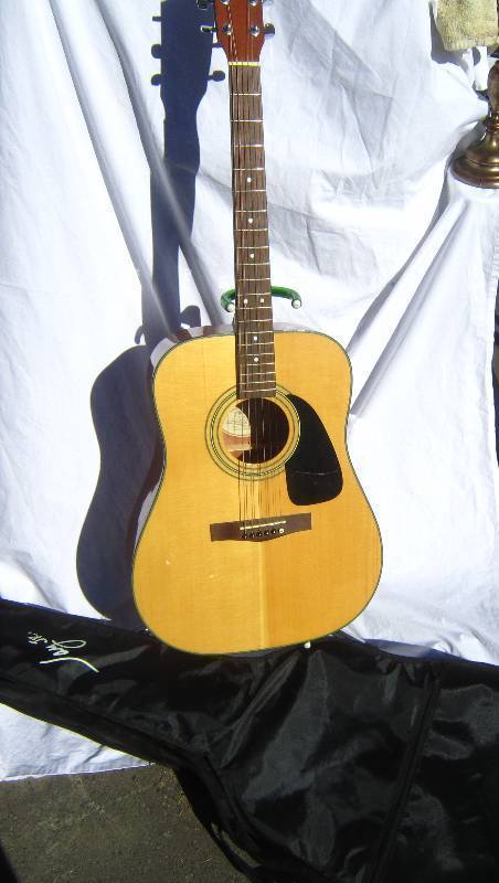lot 624-COPY image: Fender Acoustic Guitar DG-8S NAT