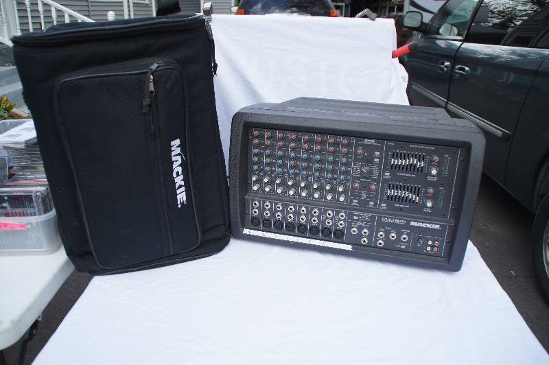 lot 771-COPY image: Mackie Head 808M FR Series 2 x 600 Watts