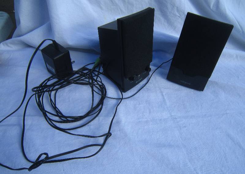 lot 682-COPY image: Creative Desktop Computer Speakers.