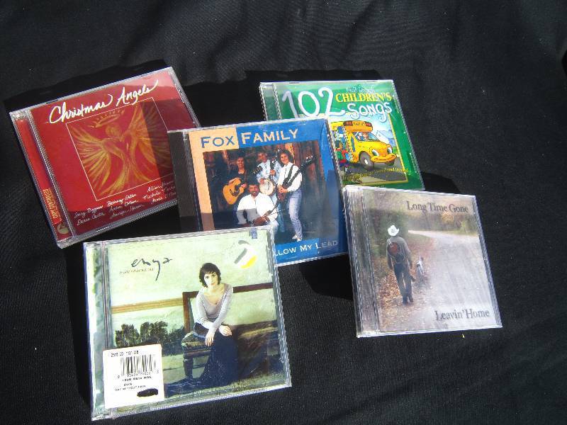lot 722-COPY image: Lot of CDs