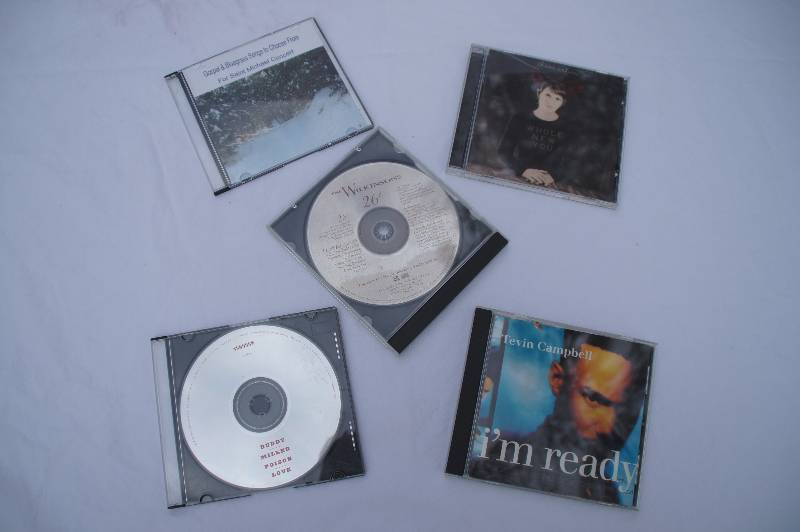 lot 749-COPY image: Lot of CDs