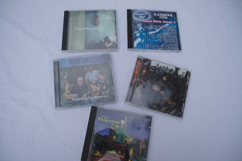 lot 757-COPY image: Lot of CDs