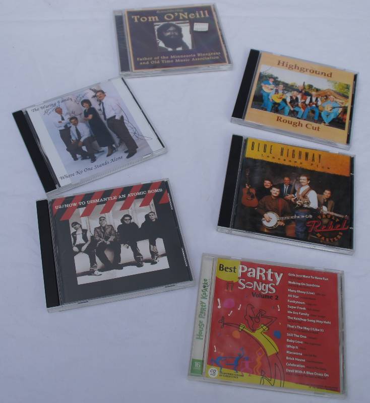 lot 763-COPY image: Lot of CDs