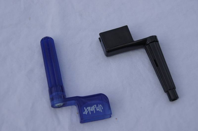 lot 780-COPY image: Guitar Winders - Pickers Pal