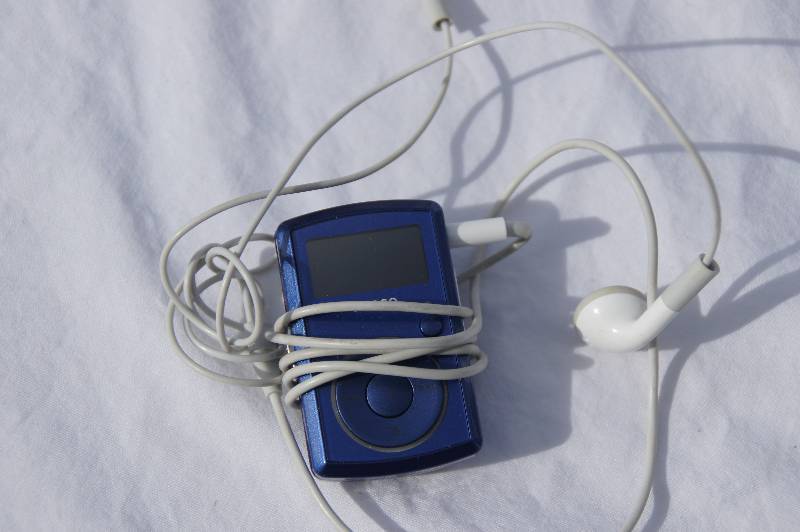 lot 781-COPY image: SANSA MP3 Player