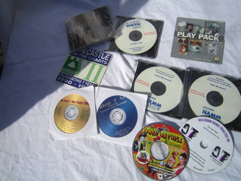 lot 800-COPY image: Lot of CDs
