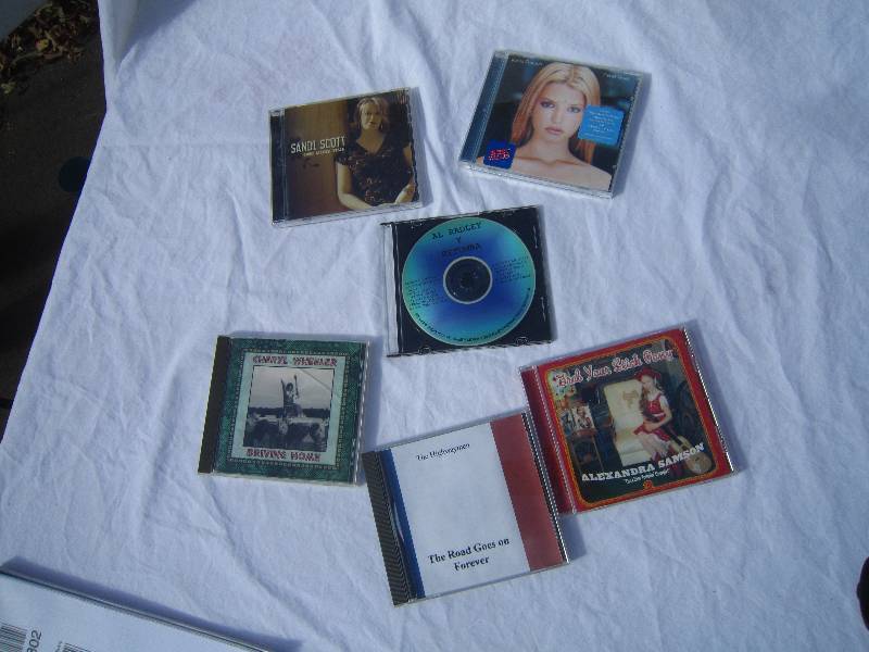 lot 804-COPY image: Lot of CDs