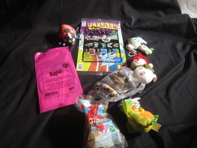LOT of Toys - Comic from Arbies, Brats, Mcdonalds Toys, Furby, Shrek, Clifford